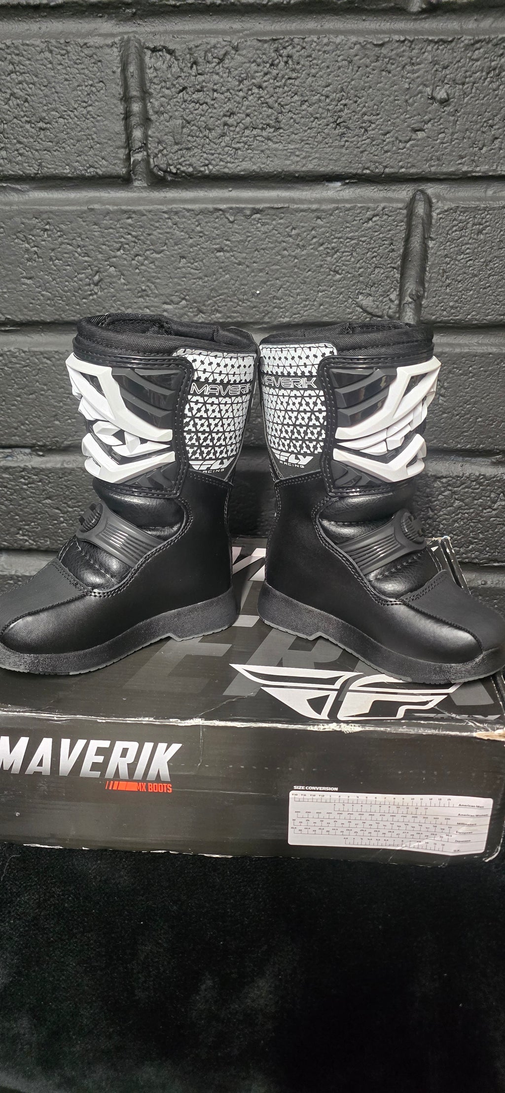 Fly UK9 *New*
