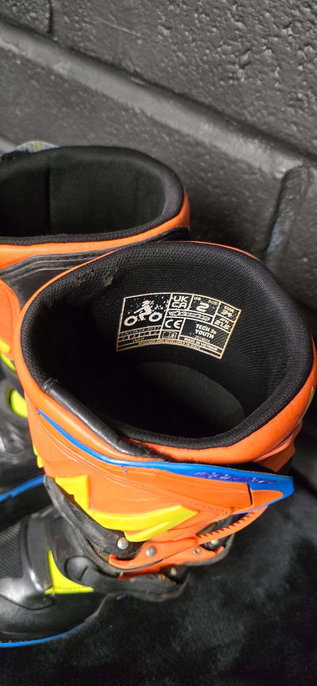 Alpinestars tech 3s UK1