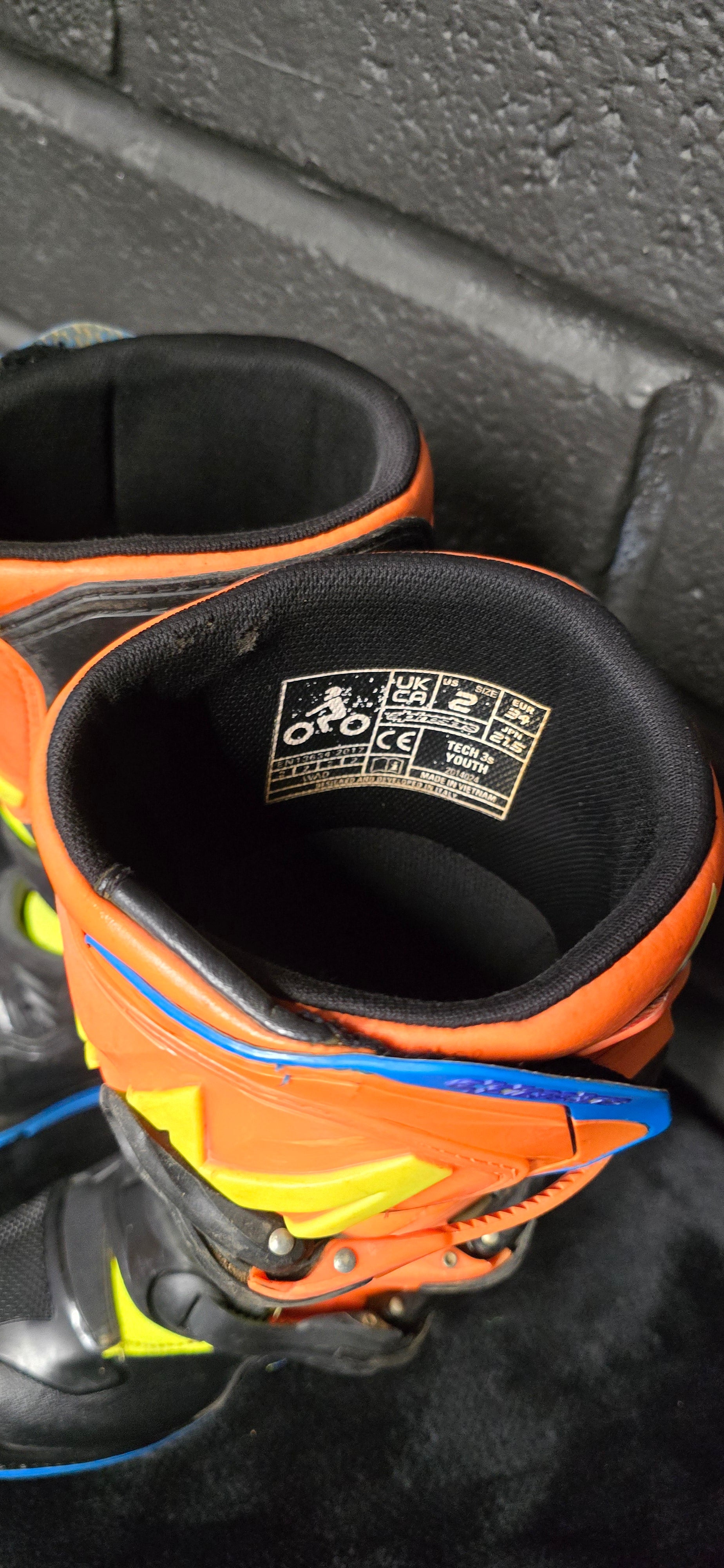 Alpinestars tech 3s UK1
