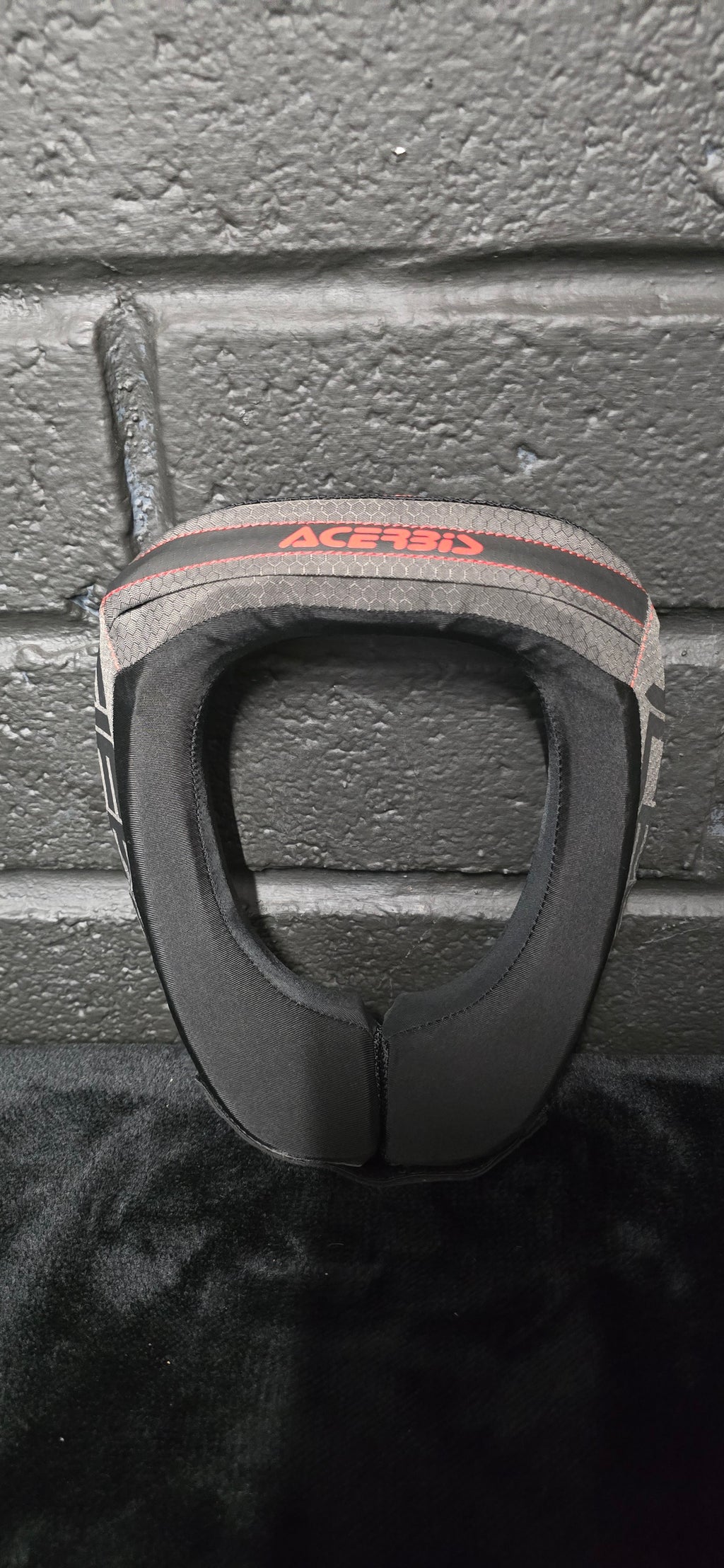 Acrebis neck brace