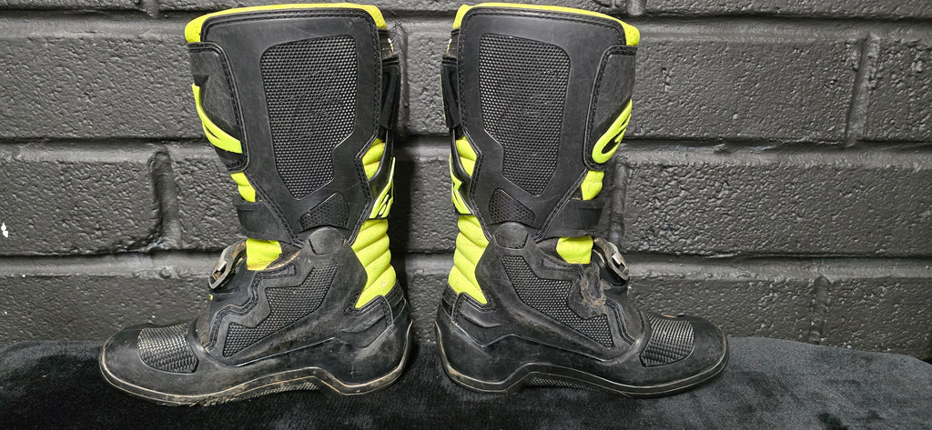 Alpinestars Tech7s UK2