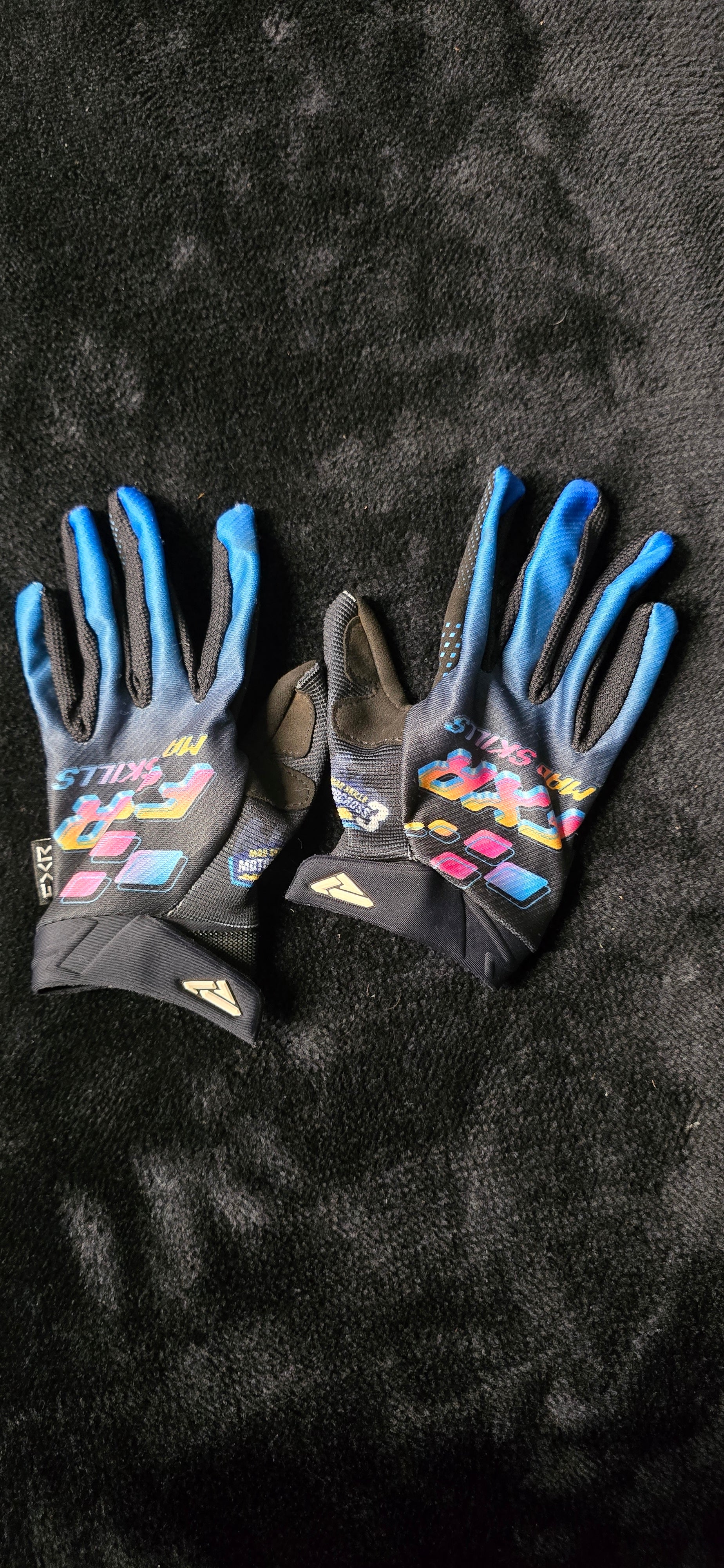 FXR gloves YS