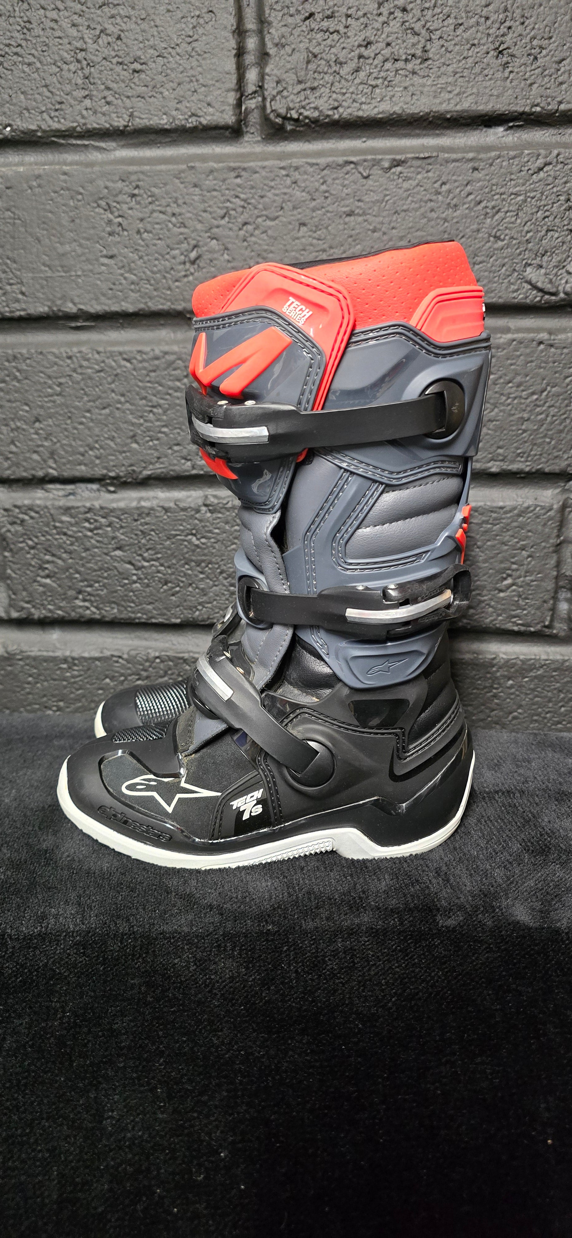 Alpinestars Tech 7s UK1
