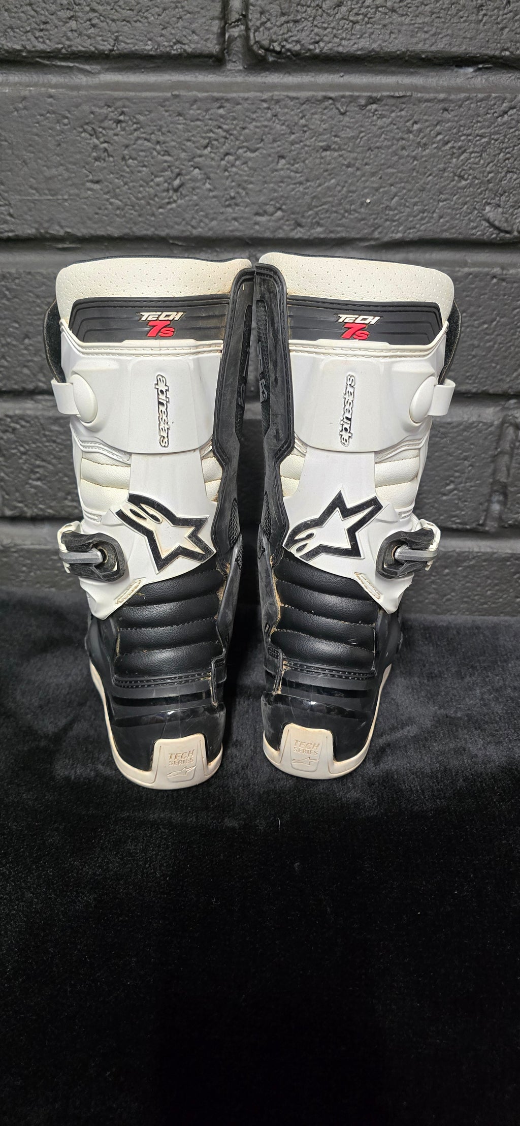 Alpinestars Tech 7s UK2