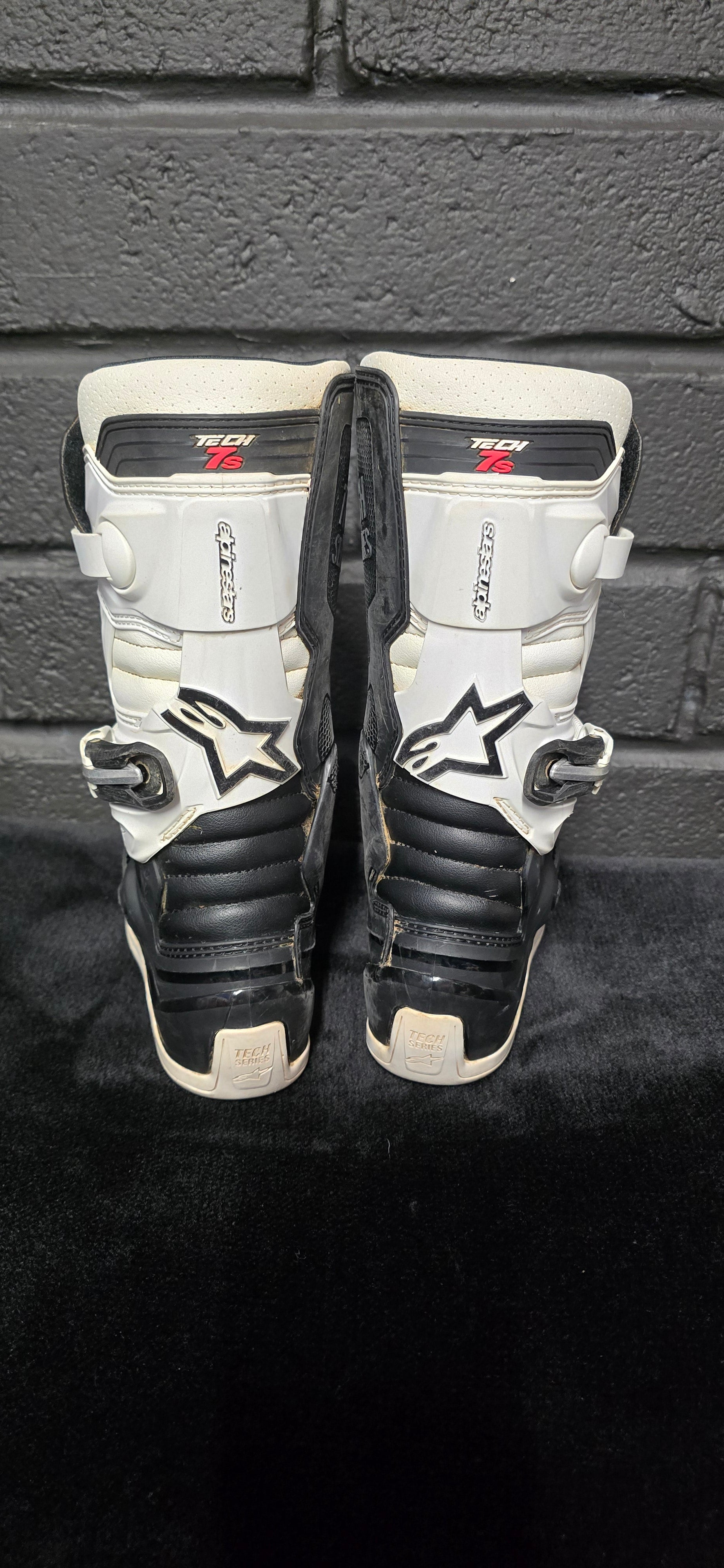 Alpinestars Tech 7s UK2