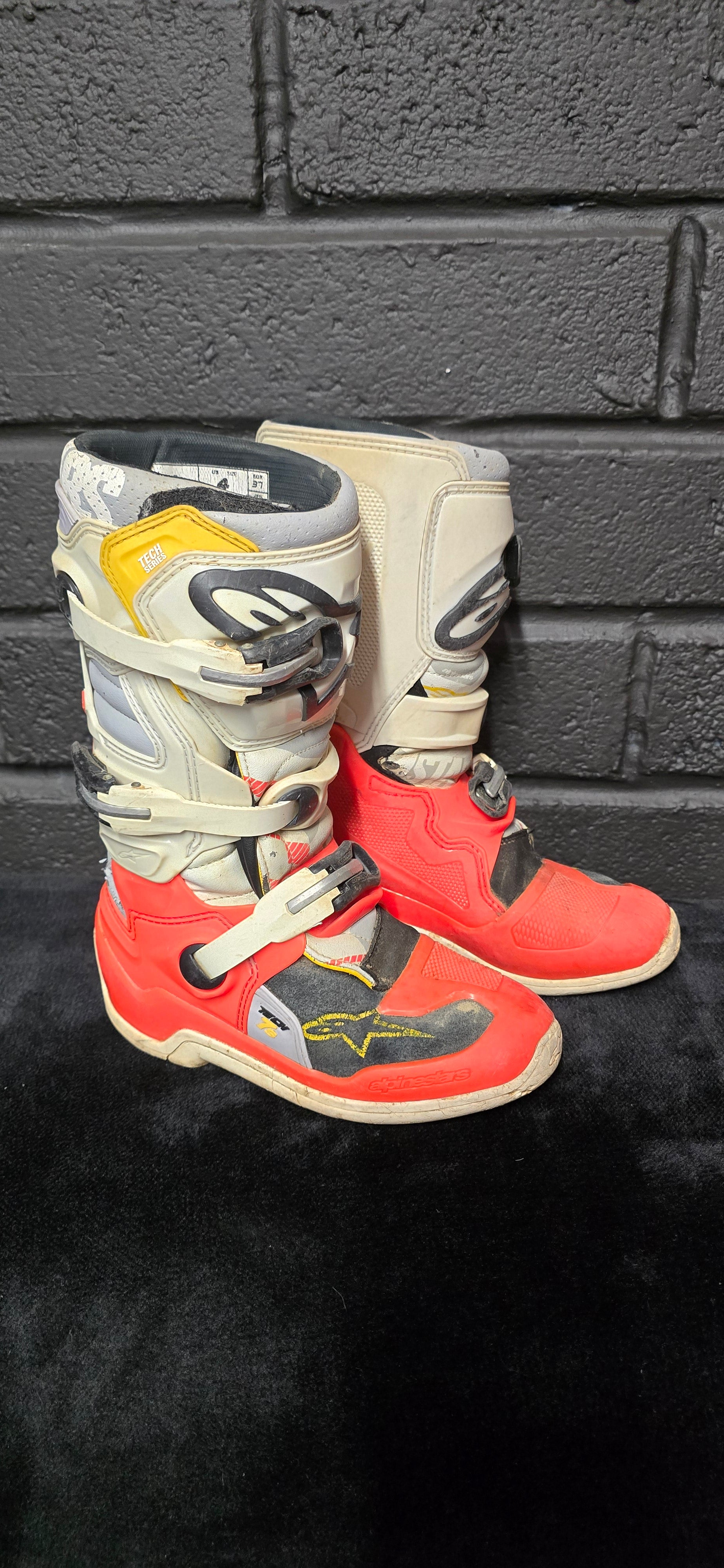 Alpinestars Tech 7s UK3