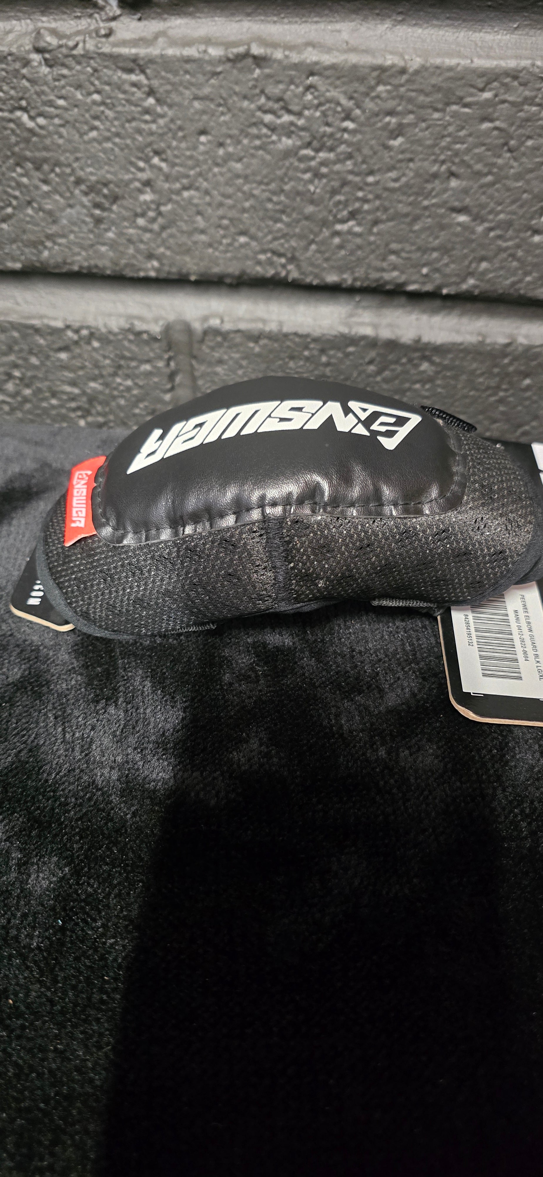 ANSWER elbow pads *new*