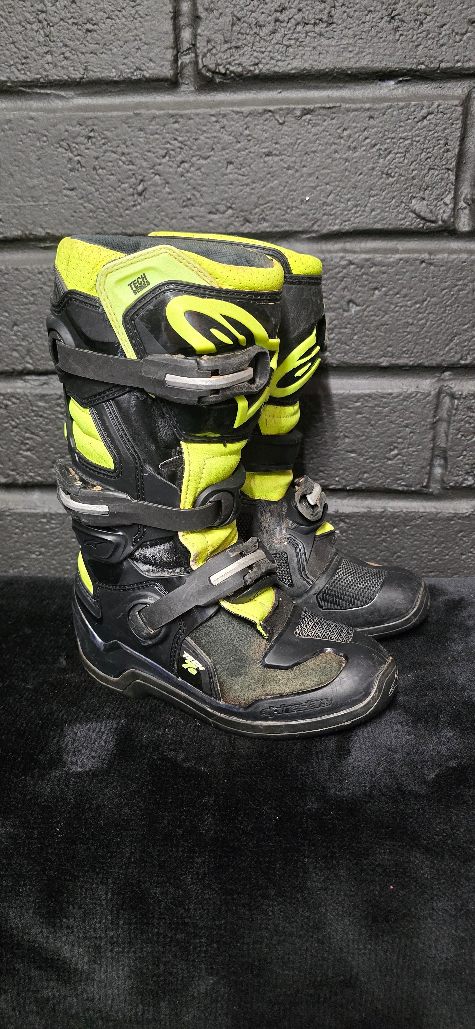 Alpinestars Tech7s UK2