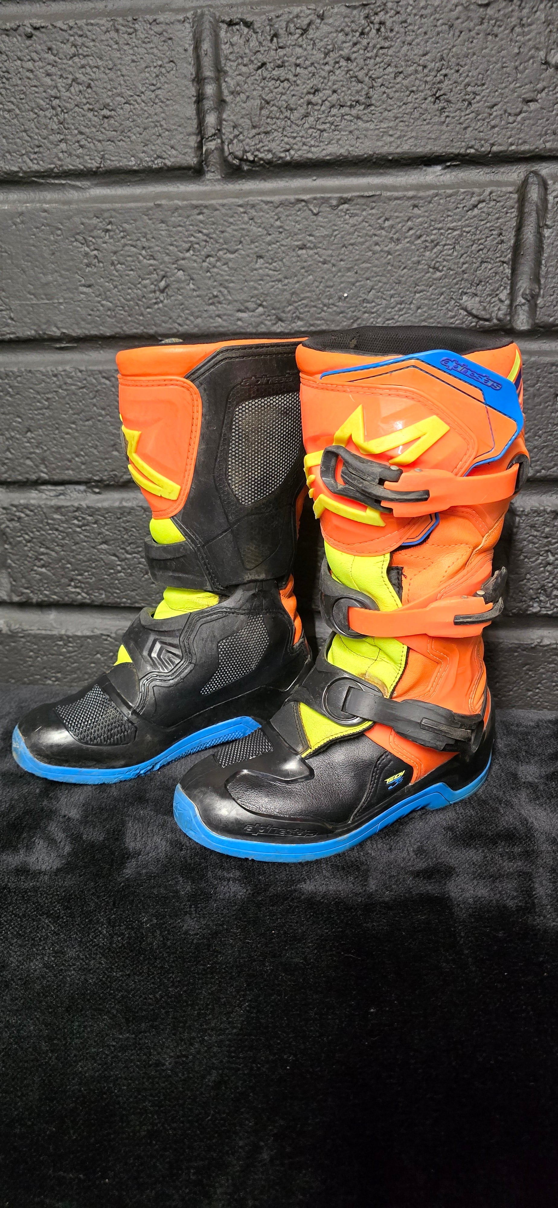 Alpinestars tech 3s UK1