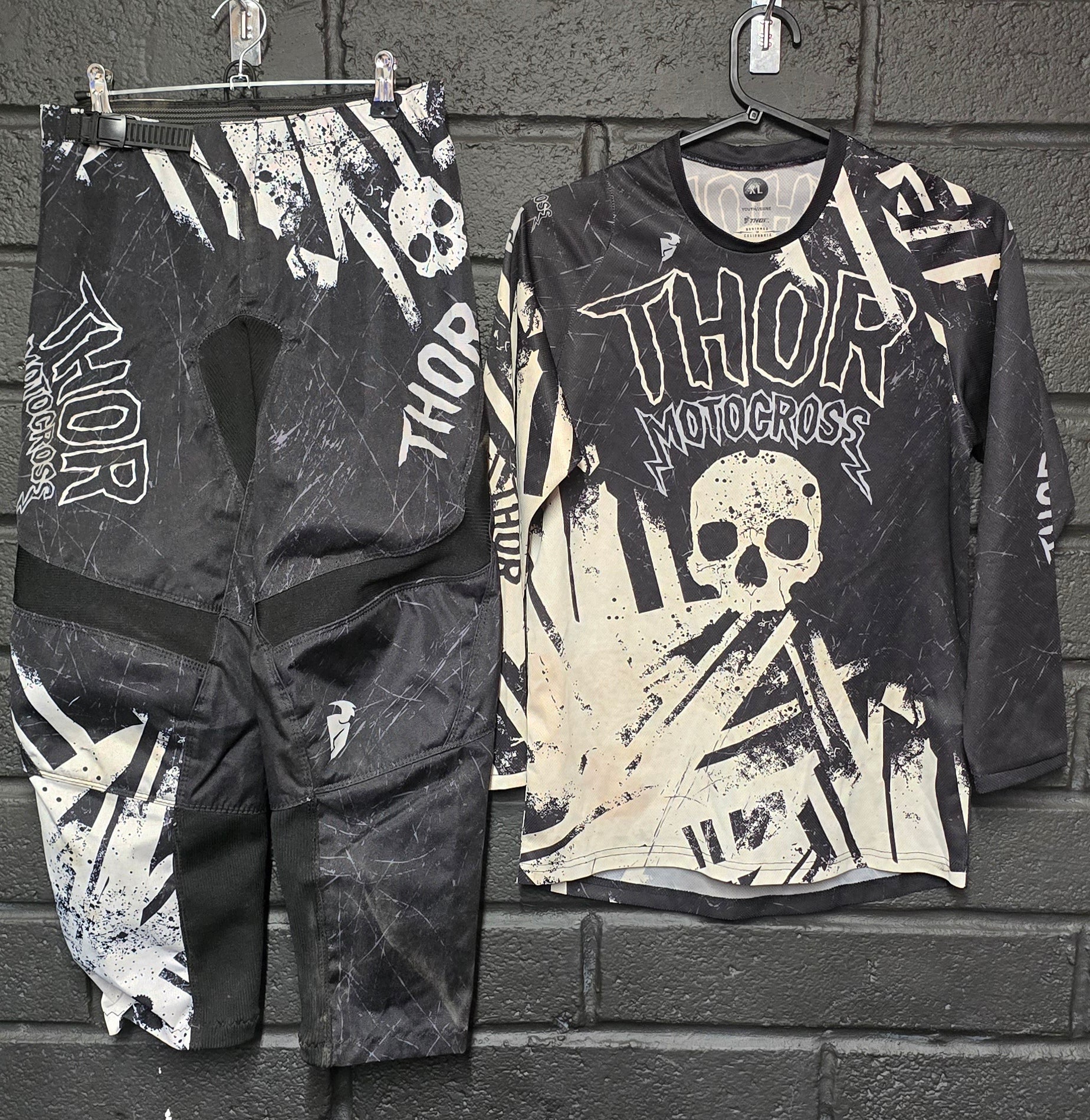 Thor YXL/28'