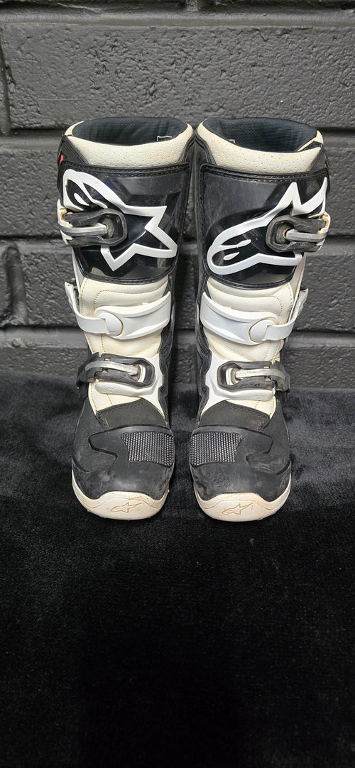 Alpinestars Tech 7s UK2