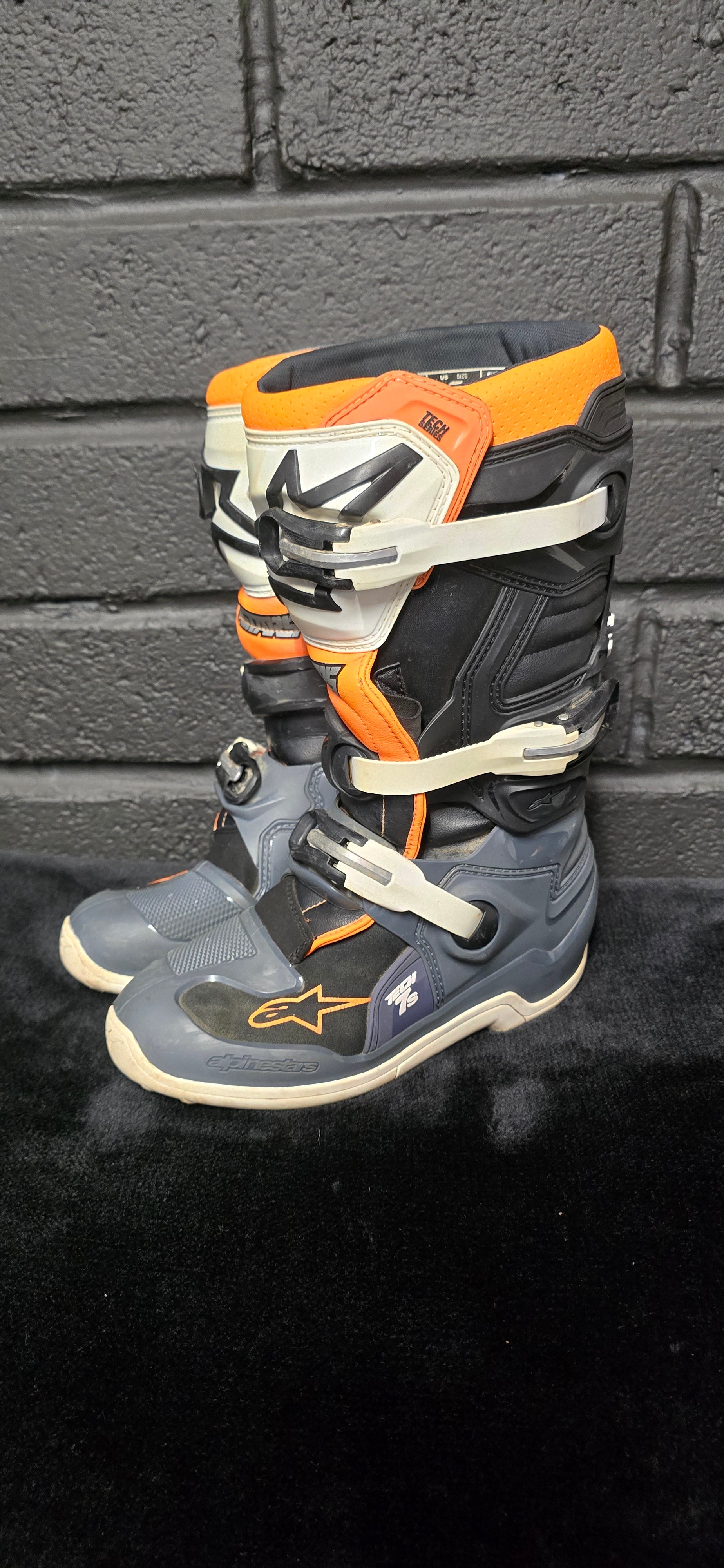 Alpinestars Tech 7s UK5