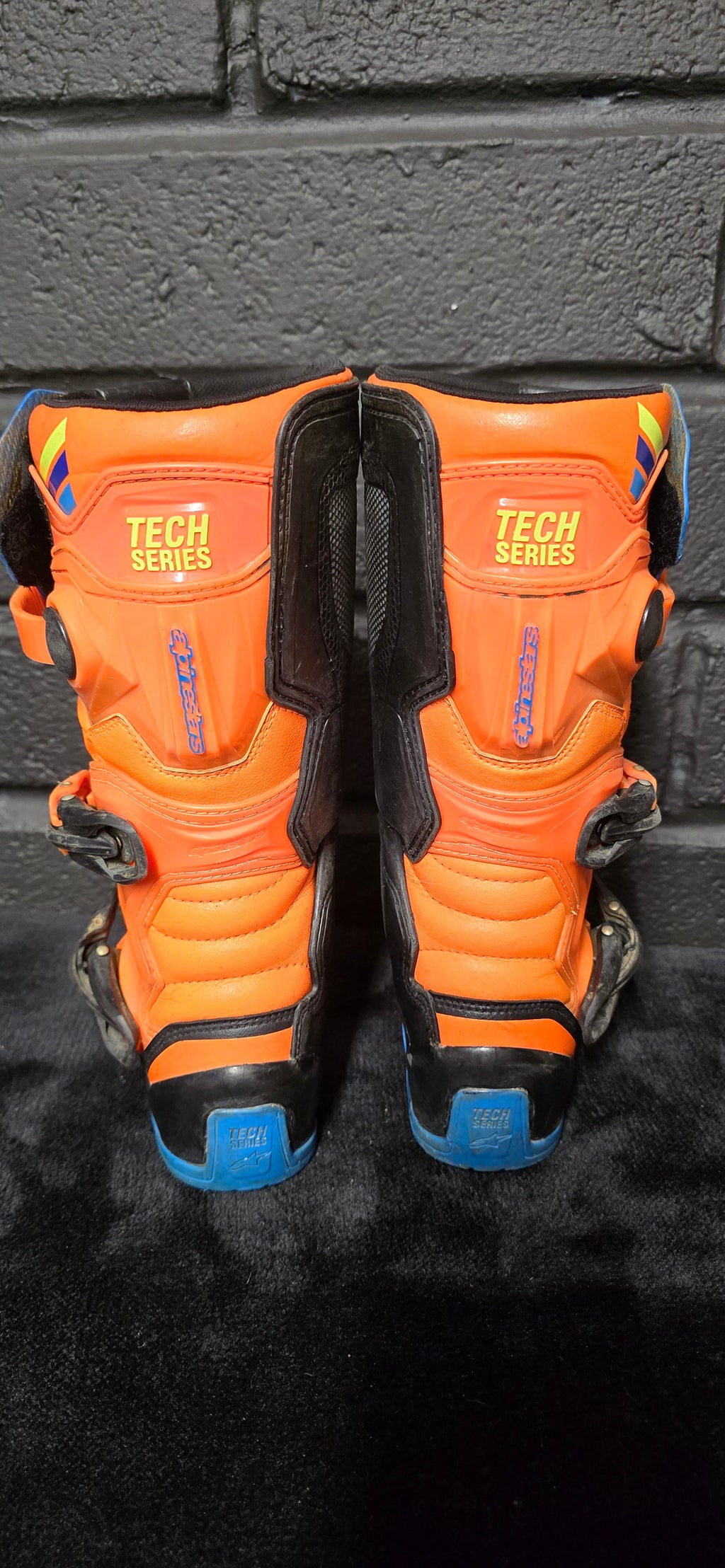 Alpinestars tech 3s UK1