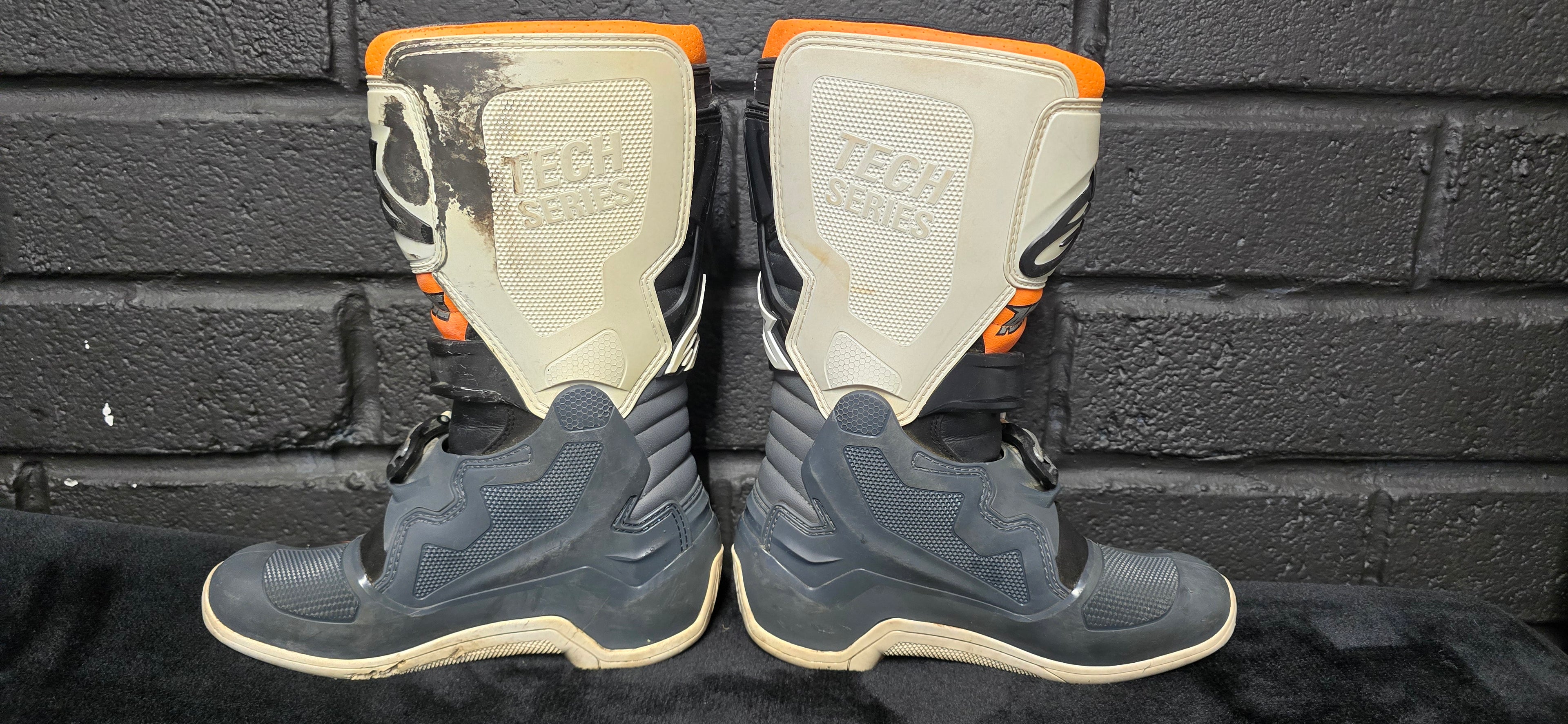 Alpinestars Tech 7s UK5
