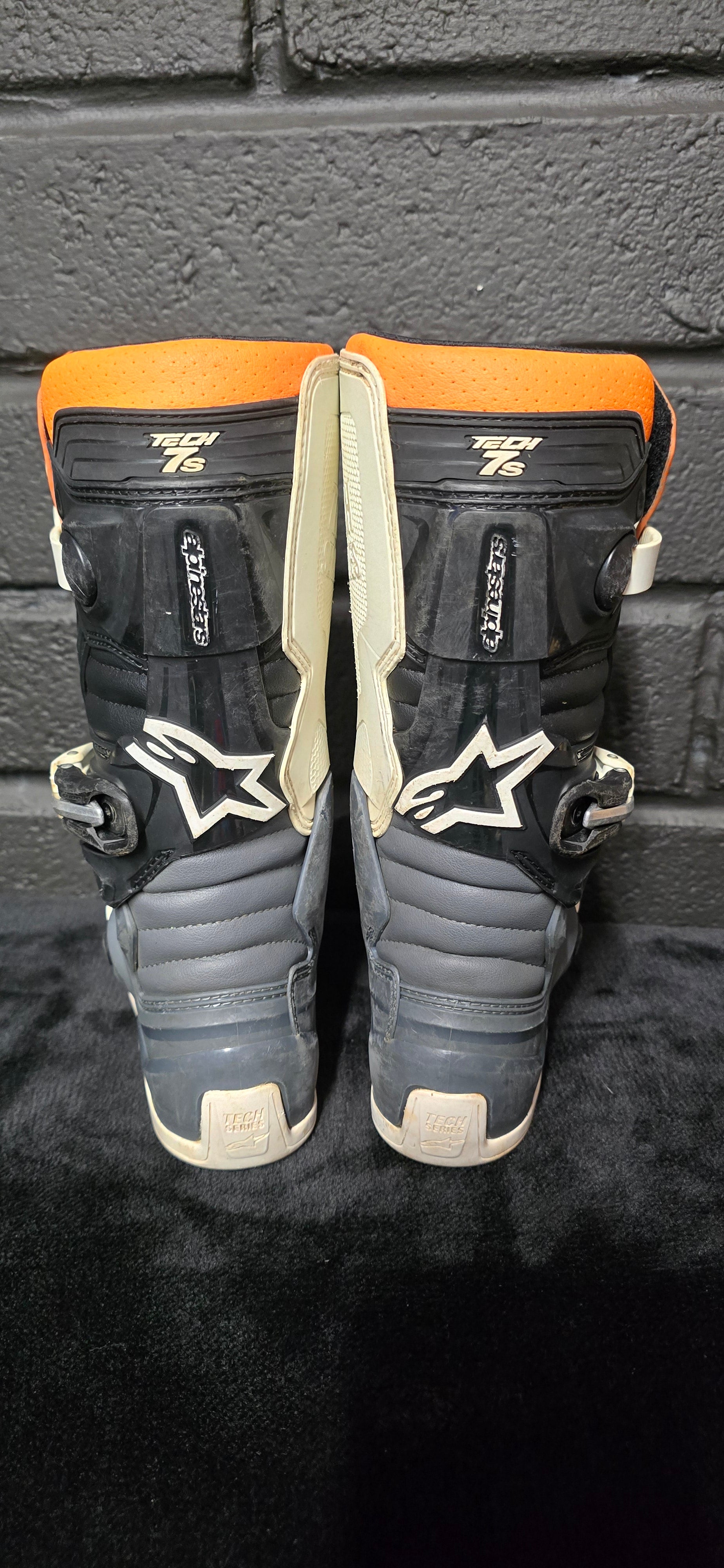 Alpinestars Tech 7s UK2