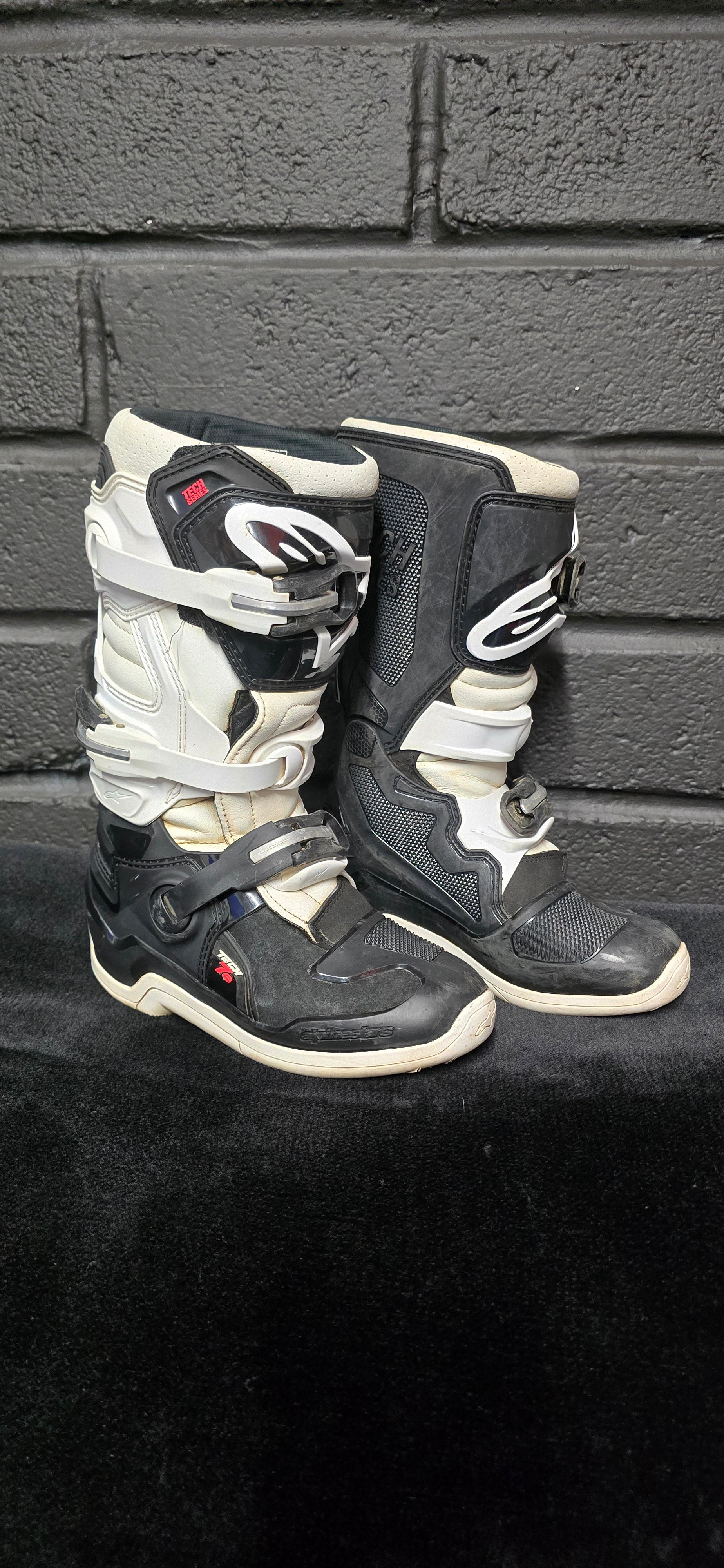 Alpinestars Tech 7s UK2
