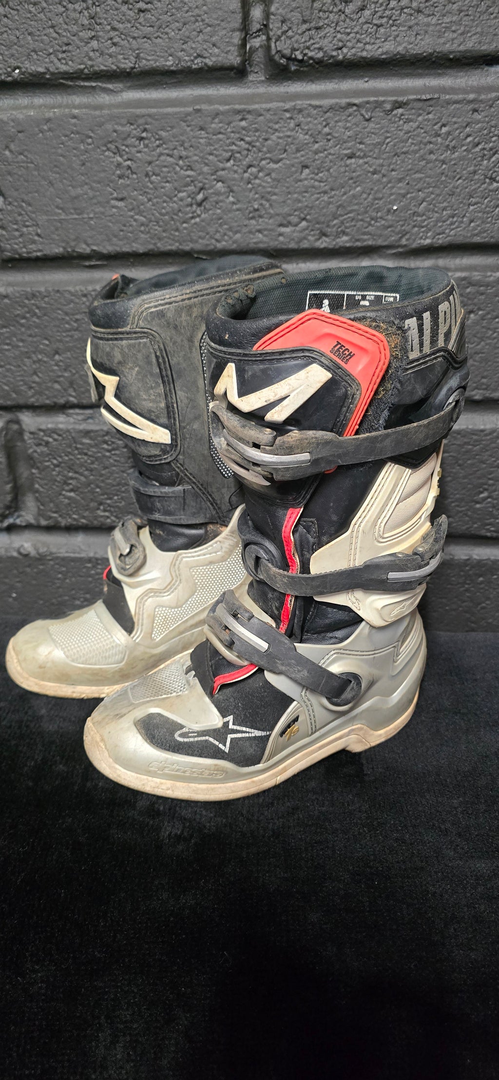 Alpinestars Tech 7s UK2
