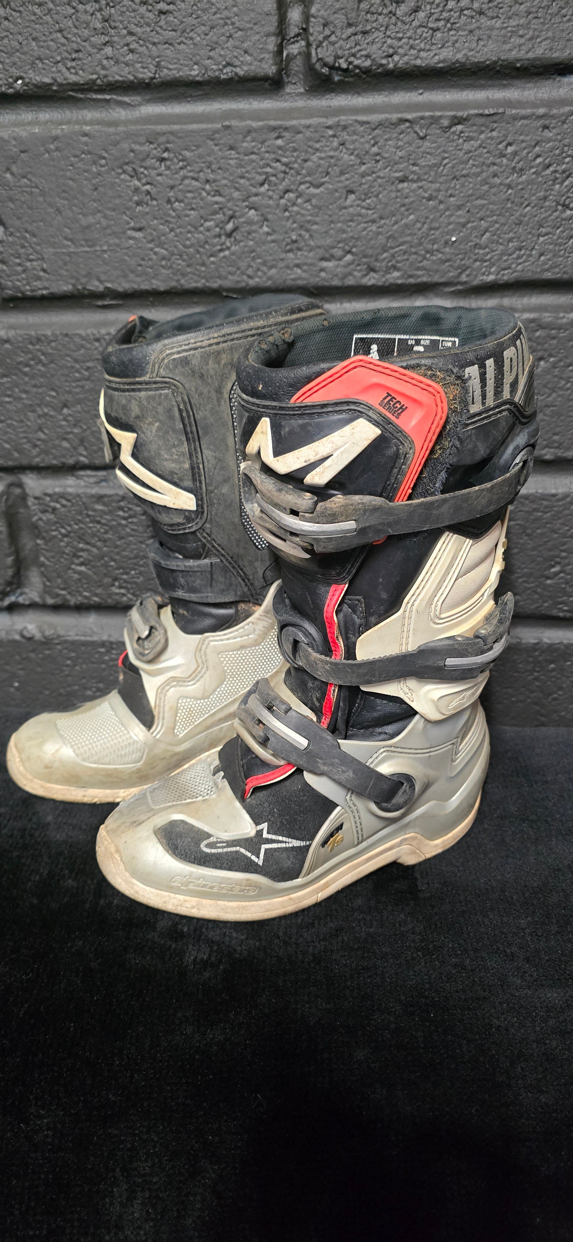 Alpinestars Tech 7s UK2