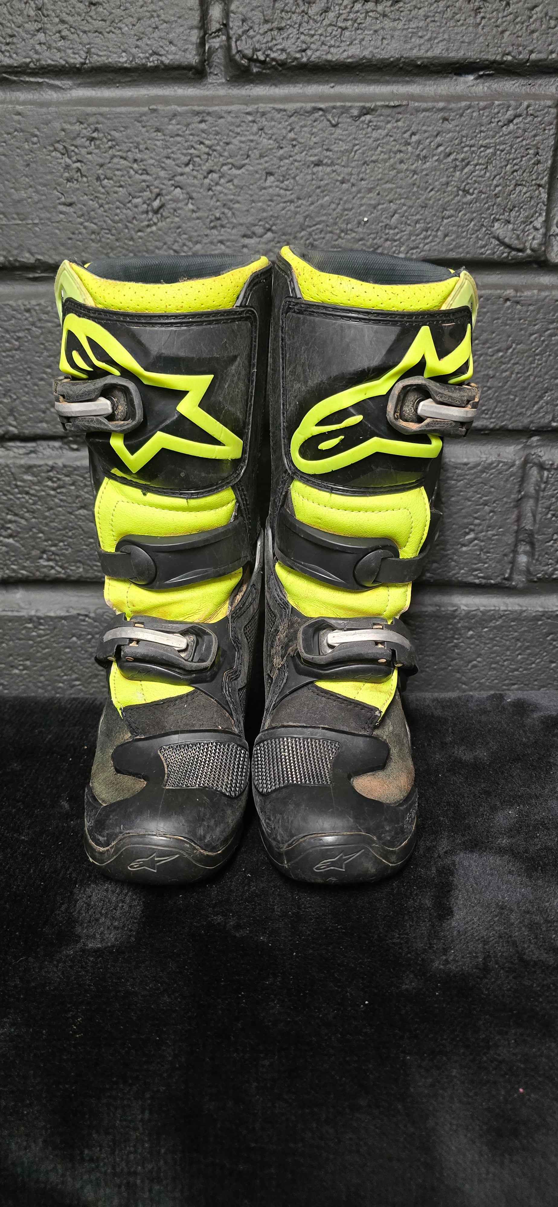Alpinestars Tech7s UK2