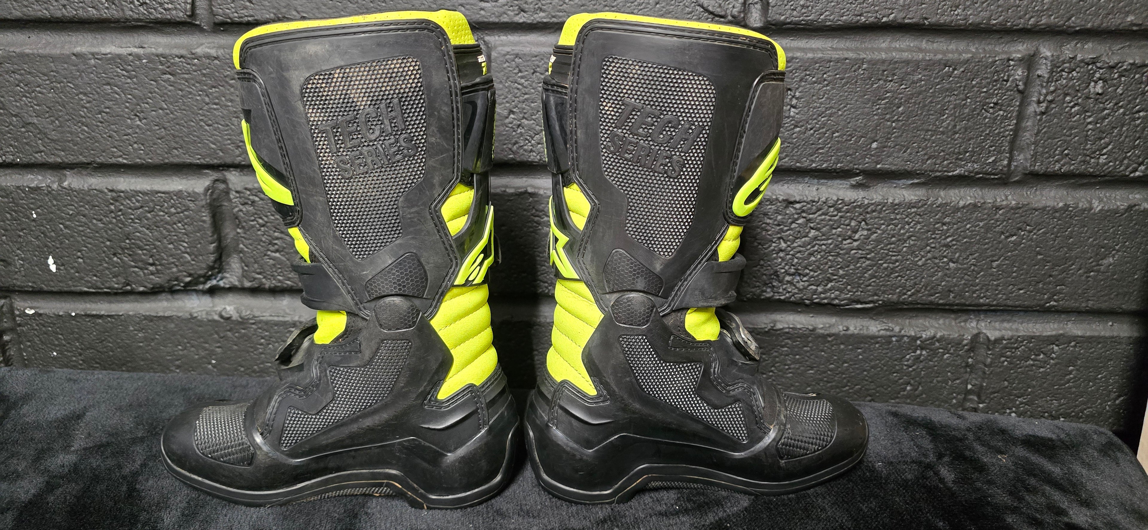 Alpinestars Tech 7s UK1