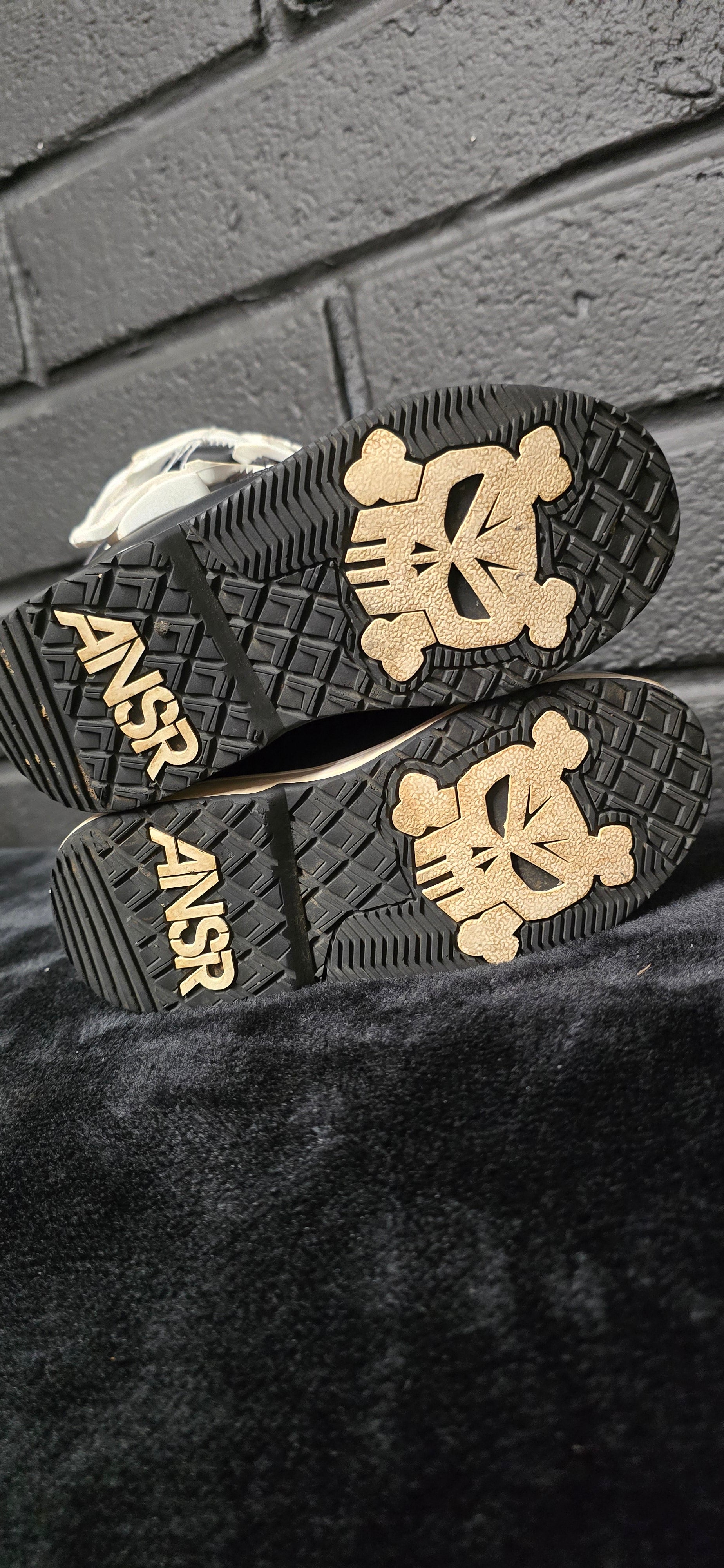 ANSR UK12