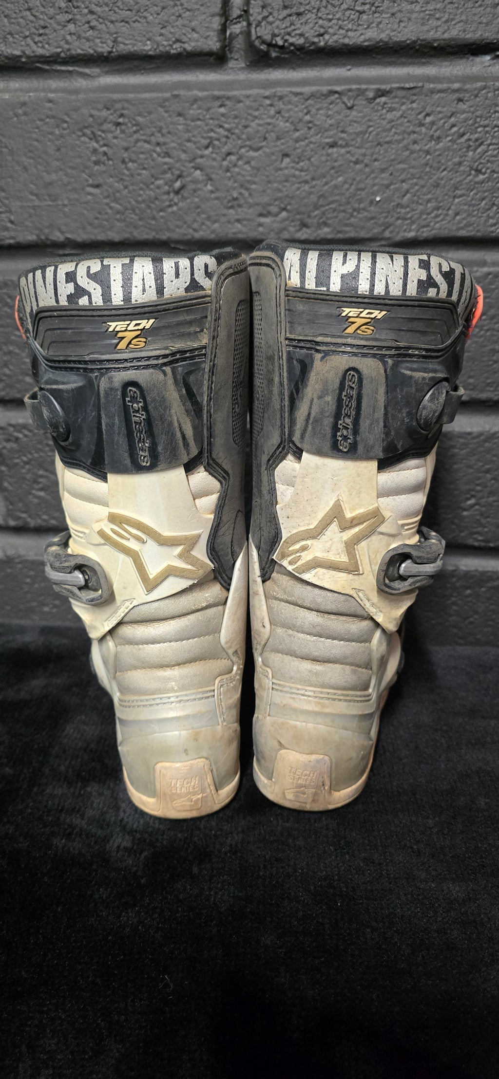 Alpinestars Tech 7s UK2