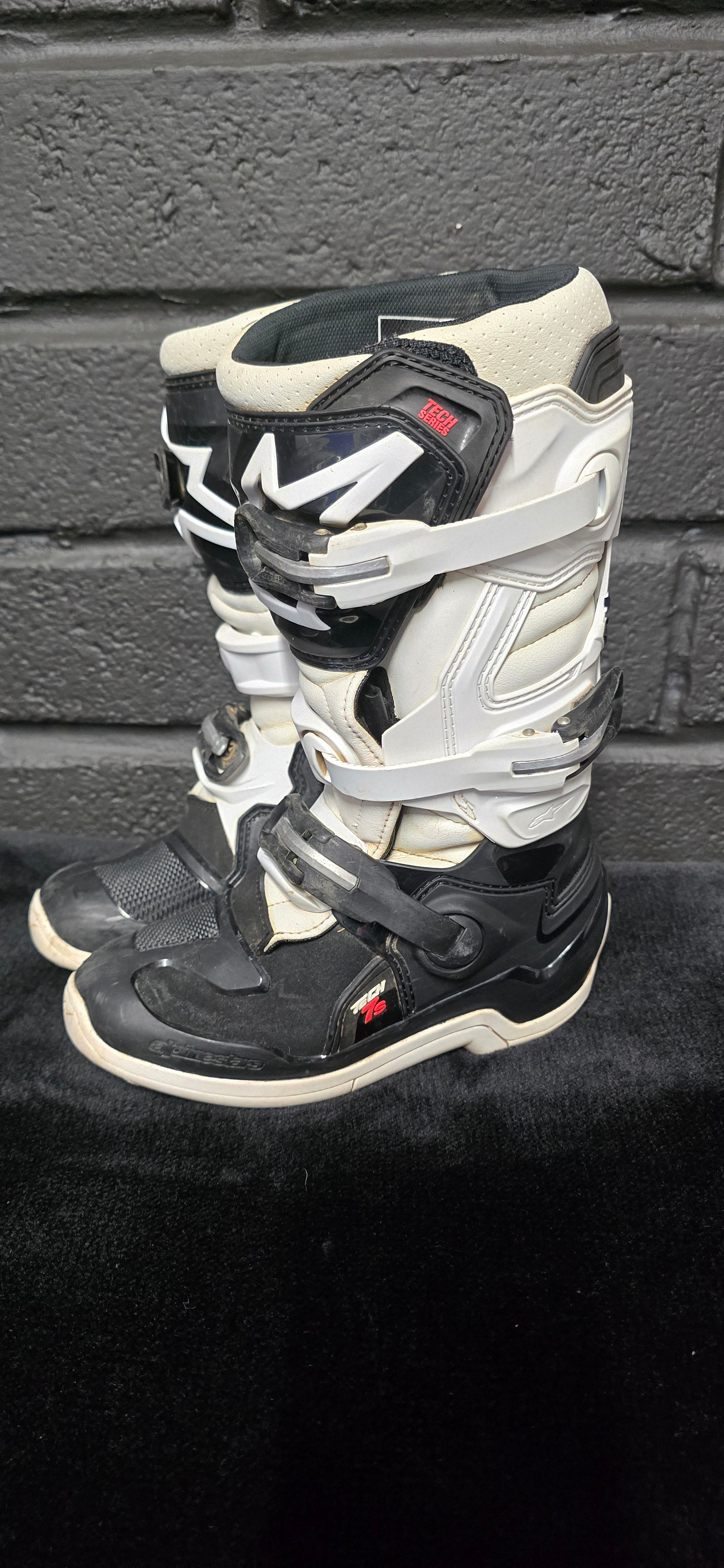 Alpinestars Tech 7s UK2