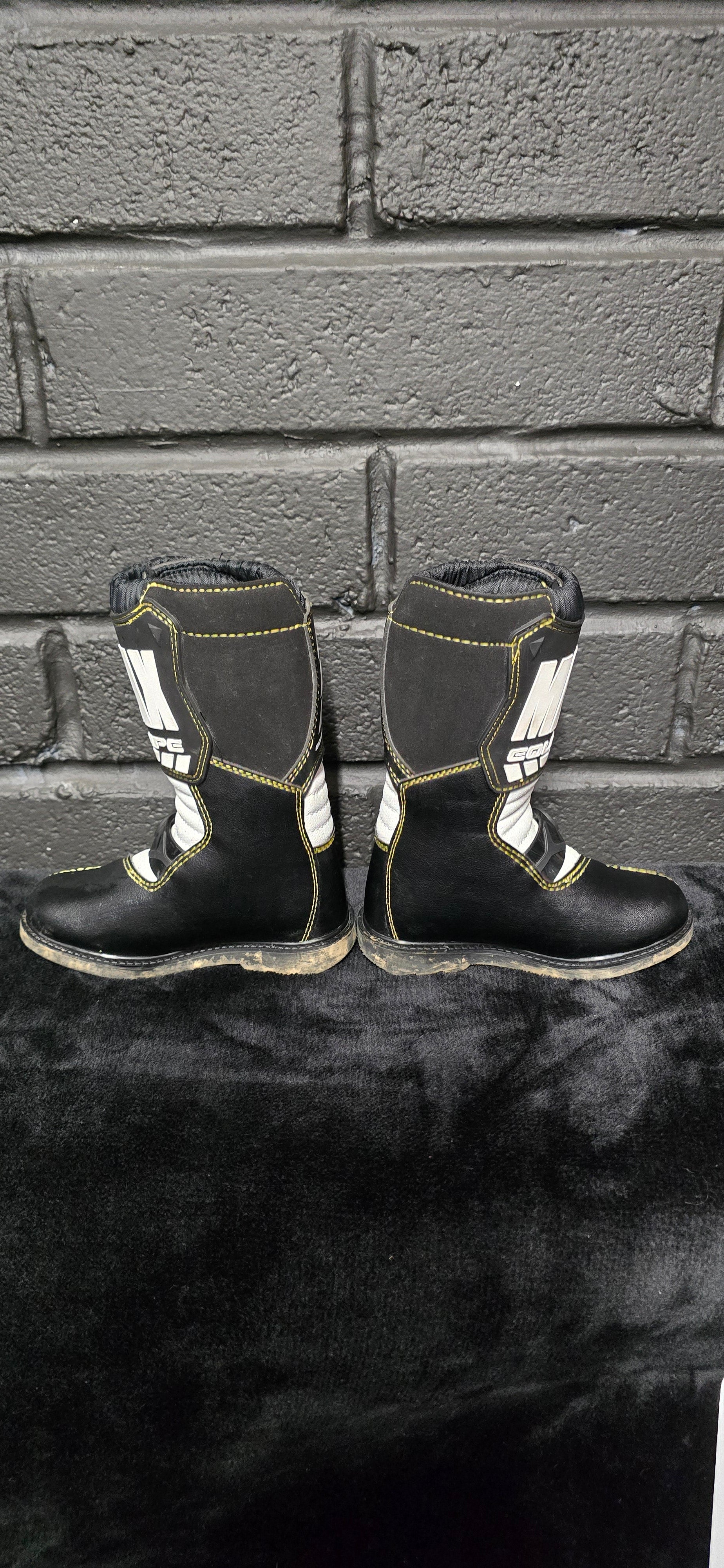 Wulf max EU30 UK12