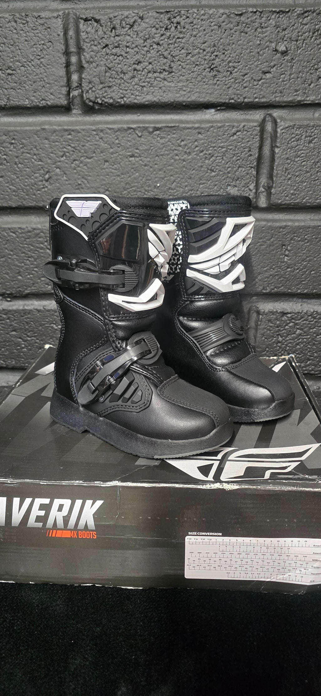 Fly UK9 *New*