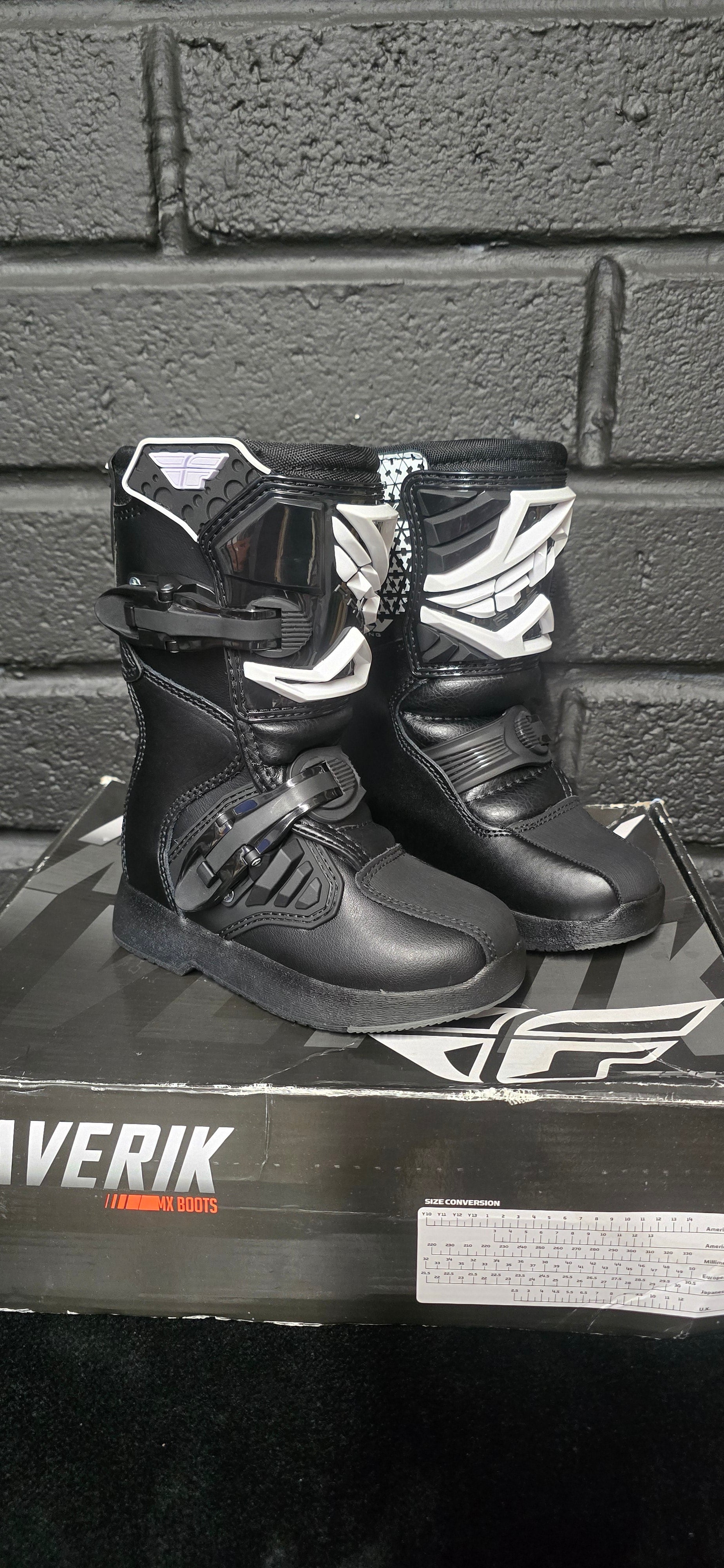 Fly UK9 *New*